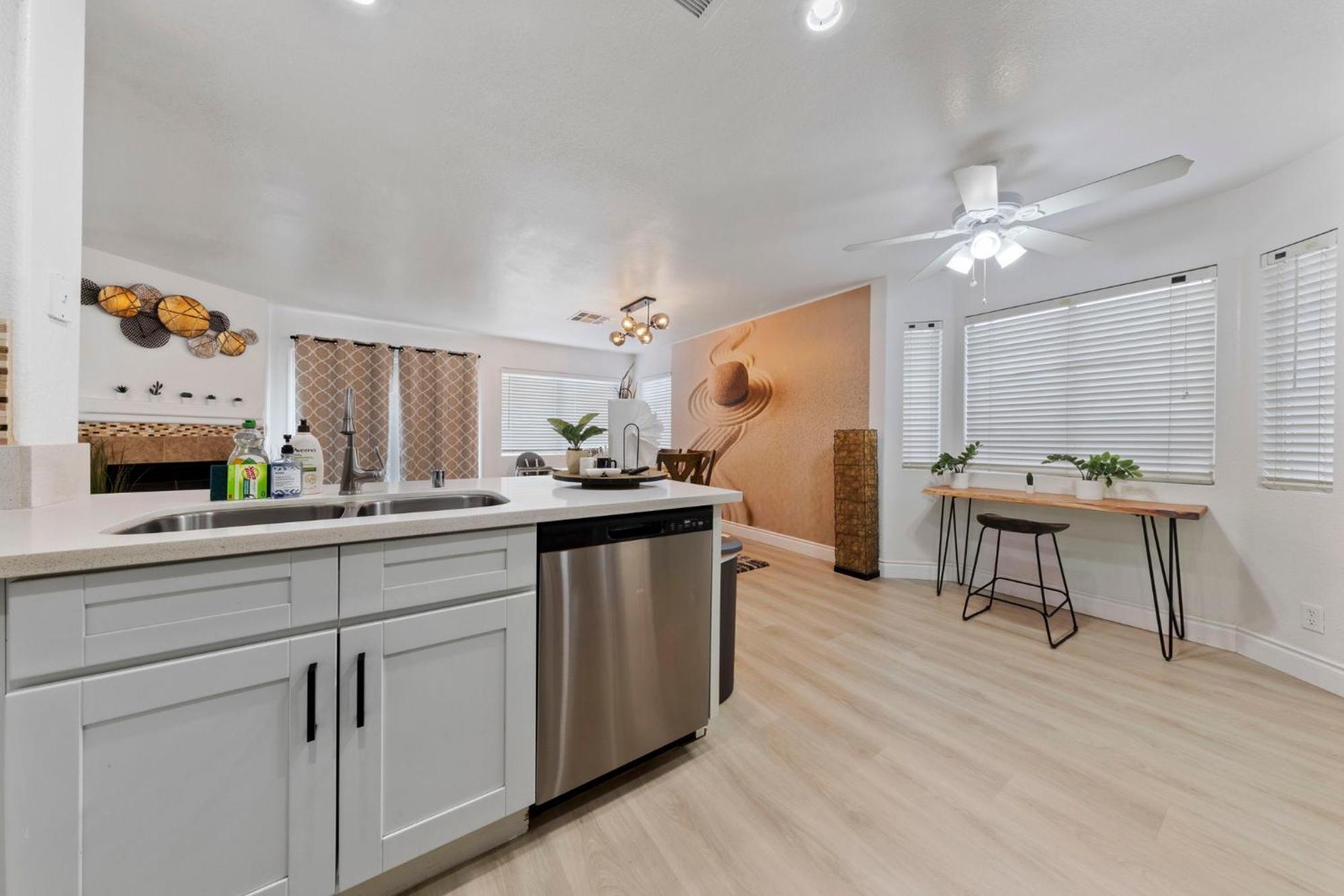 Zen - A Home Away From Home And In Heart Of Las Vegas Eksteriør billede